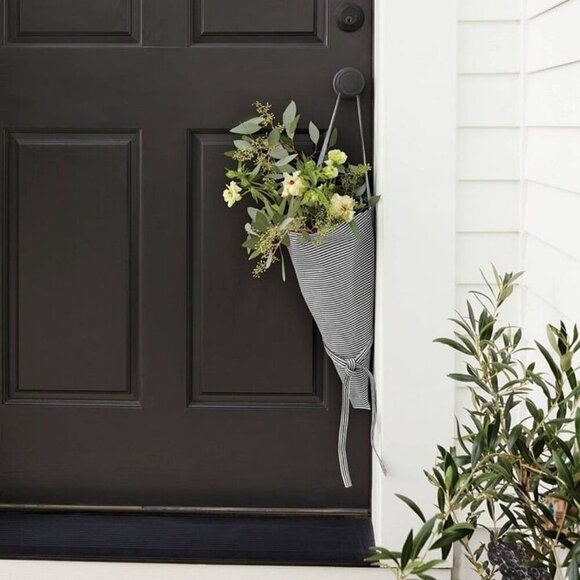 Hearth & Hand Magnolia Ticking Stripe Flower Bouquet Tote Gray/Cream - Target - Picture 2 of 6